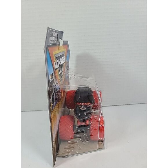 New In Box Monster Jam Monster Mutt Truck Series 36 1:64 Scale - Picture 4 of 5